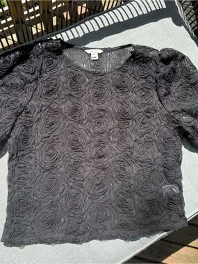 RW&CO. Black Floral Mesh Short Sleeve Top